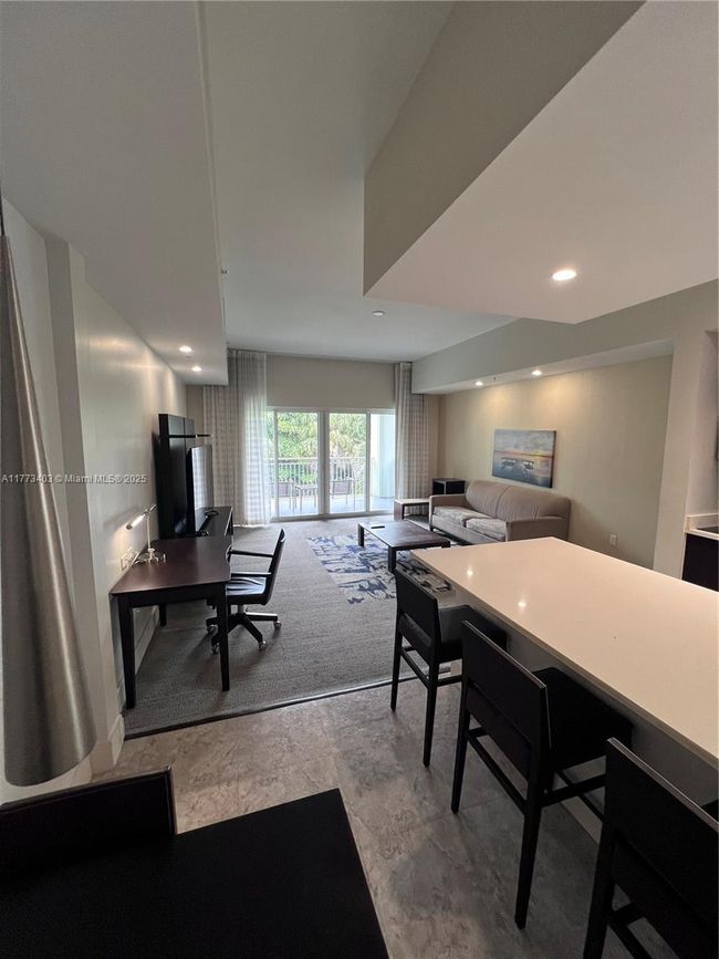 916 - 5300 Nw 87 Th Ave, Condo with 1 bedrooms, 2 bathrooms and null parking in Doral FL | Image 4