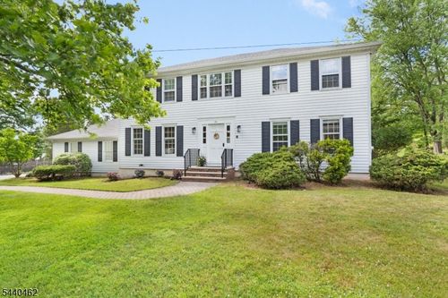 5 Heather Hill Way, Bridgewater, NJ, 08807-1365 | Card Image