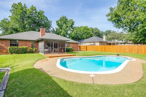 225 Ne Timber Ridge Dr, Burleson, TX, 76028-2519 | Card Image