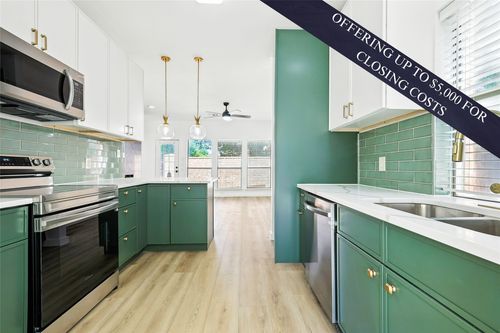 1800 Hyde Park Ct, Flower Mound, TX, 75028-7711 | Card Image