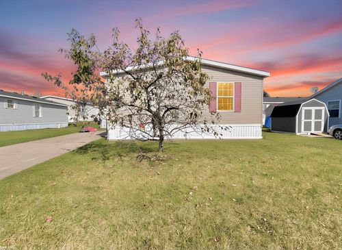 3667 Falcons Nest, White Lake, MI, 48383-3512 | Card Image