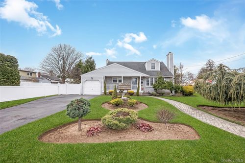 14 High St, Farmingdale, NY, 11735-3013 | Card Image