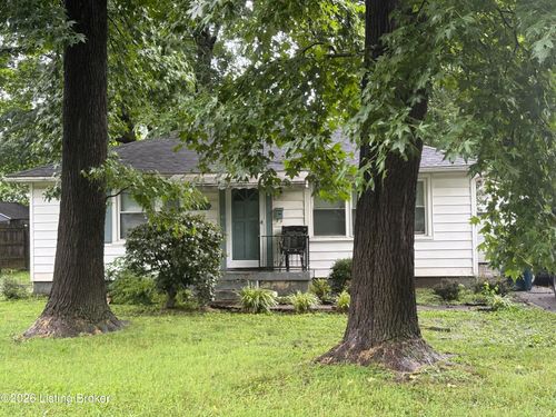 2701 Pioneer Rd, Louisville, KY, 40216-4841 | Card Image