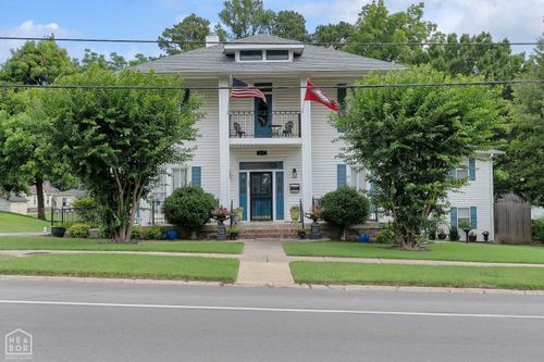 611 W Court St, Paragould, AR, 72450-4248 | Card Image