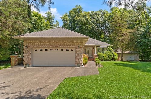 8570 Seneca Dr Ne, Georgetown, IN, 47122-7376 | Card Image
