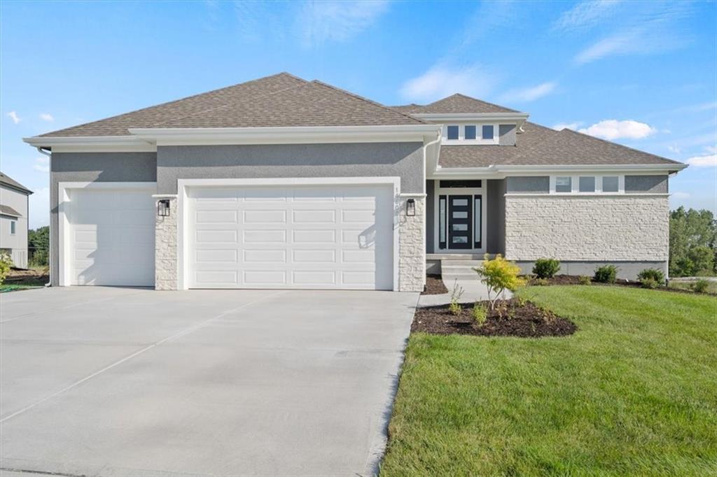 14600 Aspen Circle, For Sale in Basehor Zoocasa