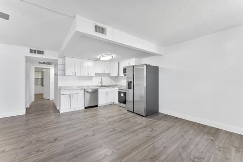 1052 Hythe C, Boca Raton, FL, 33434 | Card Image