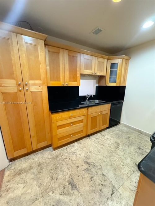 apt-b7-2008 Jackson St, Hollywood, FL, 33020-7836 | Card Image