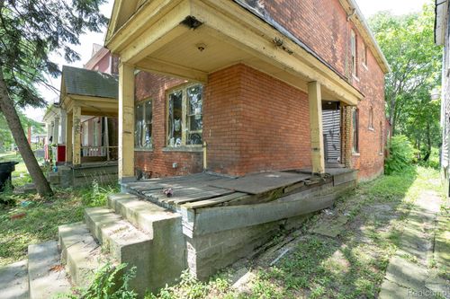 537 Rosedale Ct, Detroit, MI, 48202-1120 | Card Image