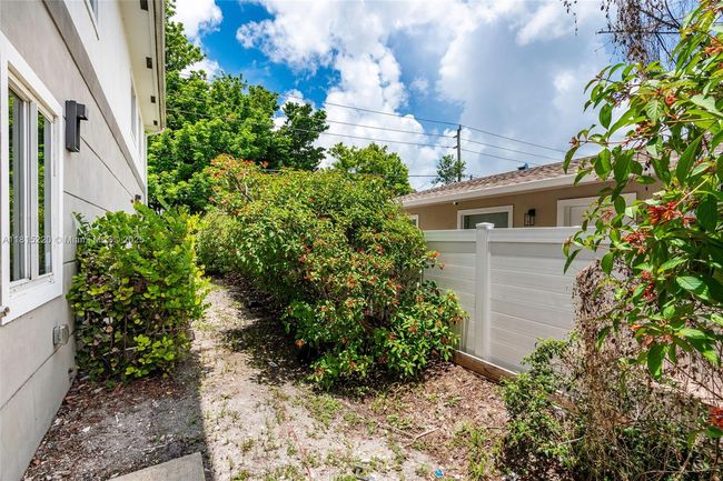 813 Nw 3 Rd Ave, Townhouse with 3 bedrooms, 3 bathrooms and null parking in Fort Lauderdale FL | Image 25