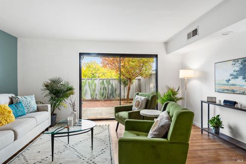 apt-e-105 Elbridge Ave, Cloverdale, CA, 95425-4463 | Card Image