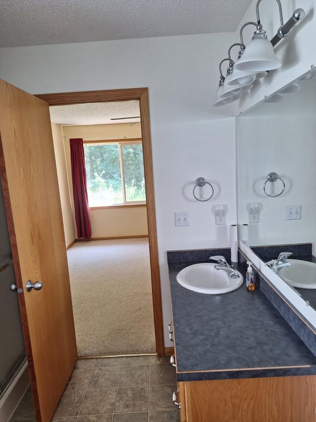 Bathroom, Primary | Image 11