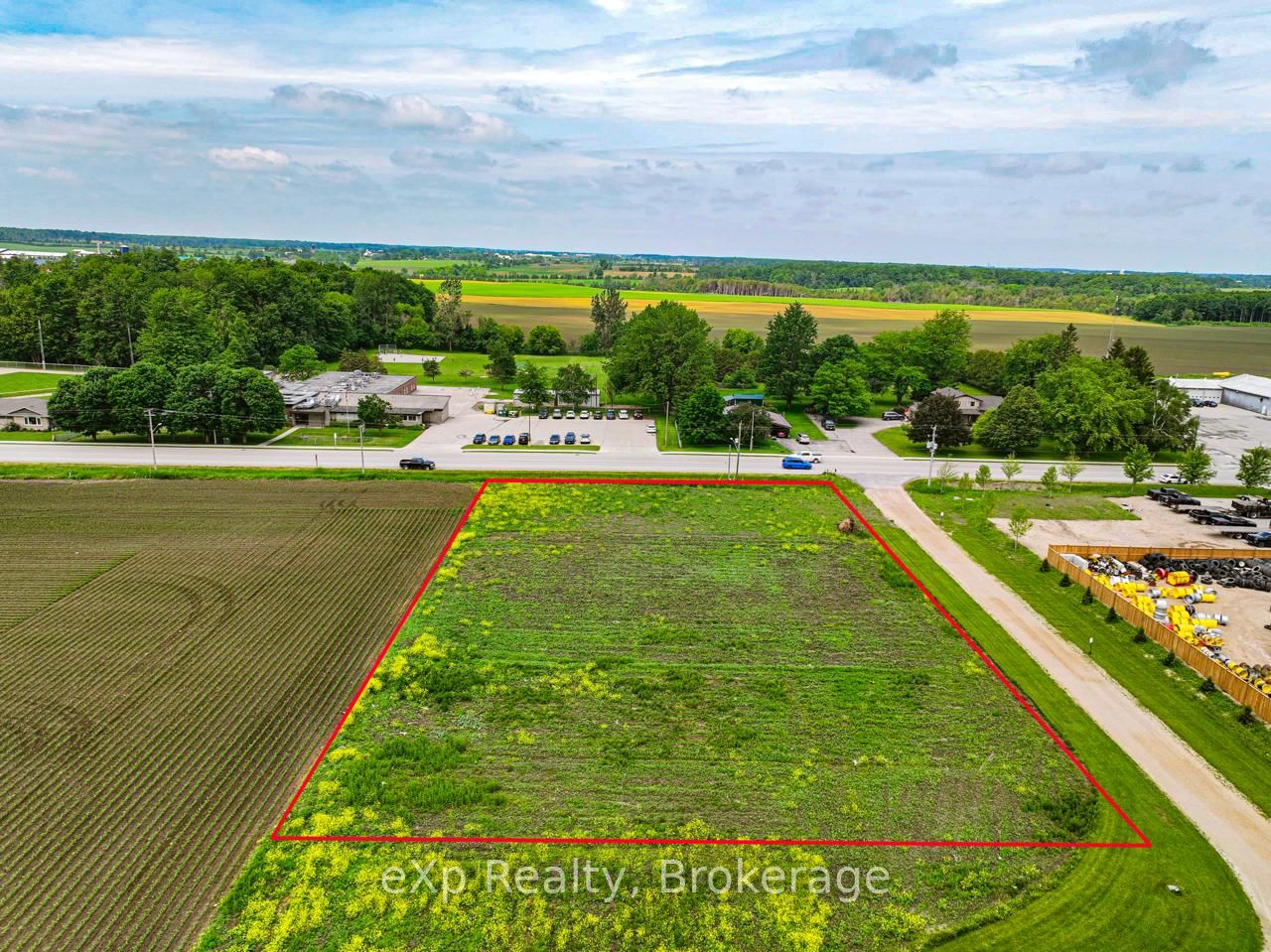 Commercial Sale in Mapleton 2
