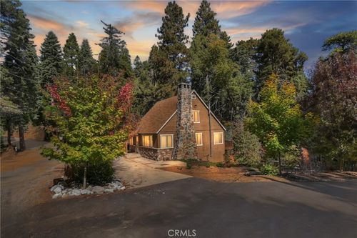 863 Oak Rd, Lake Arrowhead, CA, 92352 | Card Image