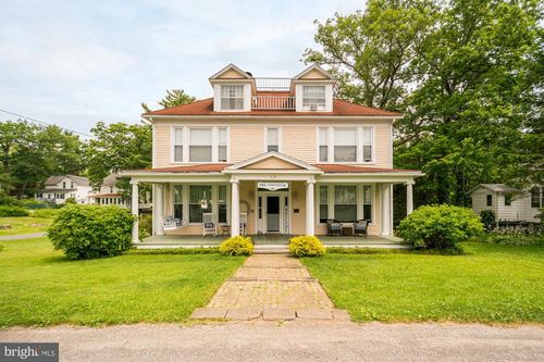 113 G St, MOUNTAIN LAKE PARK, MD, 21550-3610 | Card Image