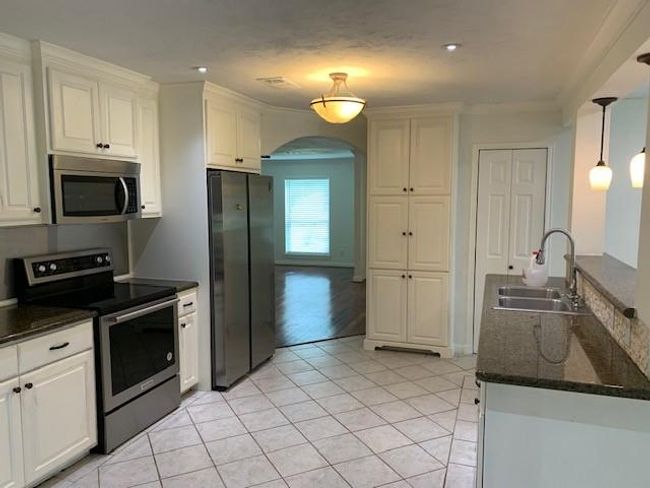 15025 Stagecoach Rd, House other with 5 bedrooms, 3 bathrooms and 1 parking in Stagecoach TX | Image 16