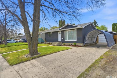 31 Bence Crescent, Saskatoon, SK, S7L4H9 | Card Image