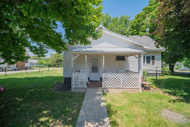 502 Cedar St, House other with 3 bedrooms, 2 bathrooms and 8 parking in Le Roy IL | Image 24