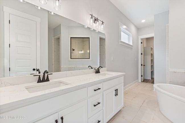 16-Primary Bathroom | Image 23