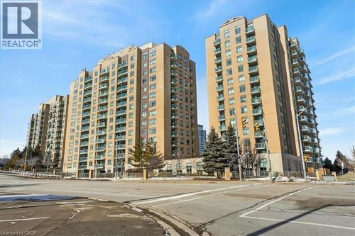 409-23 Oneida Crescent, Richmond Hill, ON, L4B0A2 | Card Image