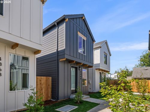 4366 Ne Going St, Portland, OR, 97218-1624 | Card Image