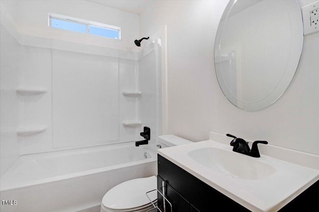 Full Bath | Image 13