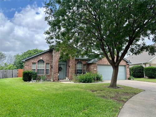 5776 Falcon Ridge Ct, Haltom City, TX, 76137-2672 | Card Image