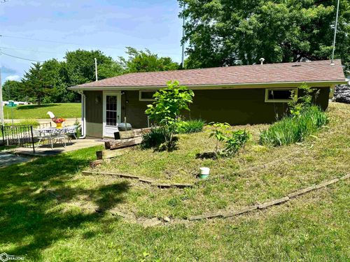 2-2082 Larry Dr, Brooklyn, IA, 52211-7744 | Card Image
