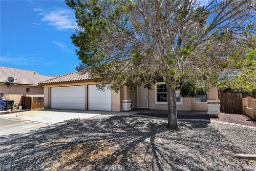13271 Via Robles Cir, Victorville, CA, 92392-8664 | Card Image