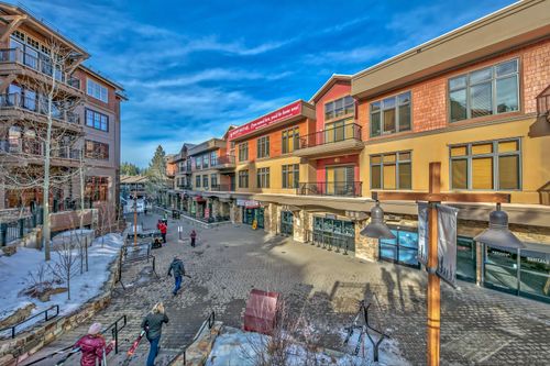 40618-2100 N Village Dr, Truckee, CA, 96161-4312 | Card Image