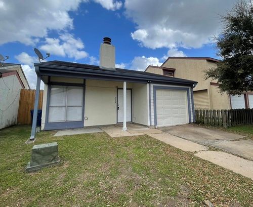 7715 Rolling Ridge Dr, Houston, TX, 77072-3214 | Card Image