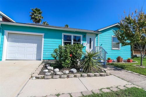 1816 Bayou Homes Dr, Galveston, TX, 77551-1337 | Card Image