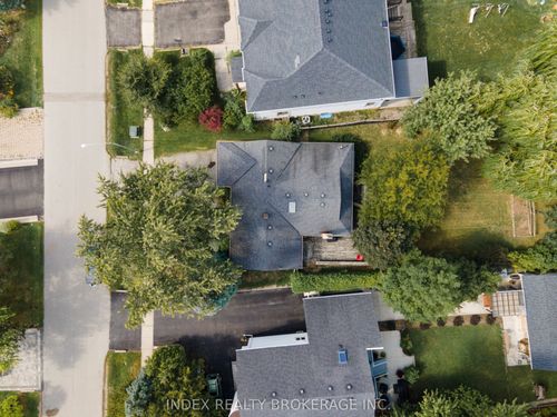 {{alt}} | Card Image