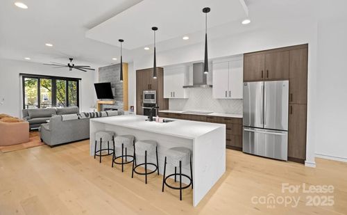 2712 N Davidson St, Charlotte, NC, 28205-1043 | Card Image