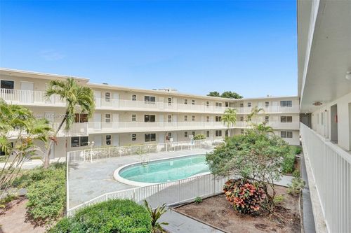 2a-1895 Venice Park Dr, North Miami, FL, 33181-1927 | Card Image