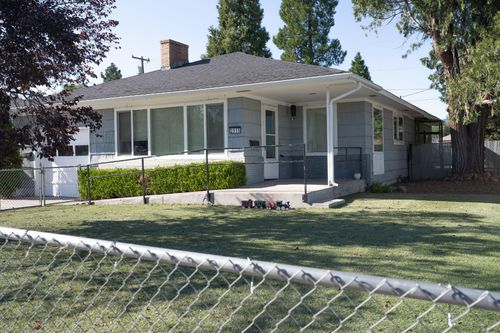 2555 Eberlein Ave, Klamath Falls, OR, 97601-3509 | Card Image