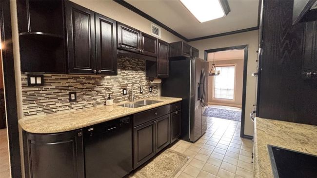 5720 Townhouse Ln, Townhouse with 3 bedrooms, 3 bathrooms and null parking in Beaumont TX | Image 13