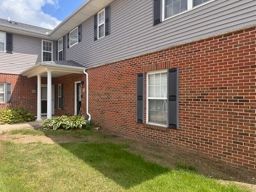 unit-7-106 Essex Ln, Savoy, IL, 61874-8542 | Card Image
