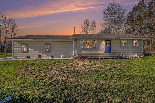 4507 Maidens Rd, Onekama, MI, 49675-9721 | Card Image