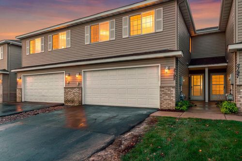 2195 Cleveland Way S, Cambridge, MN, 55008-7115 | Card Image