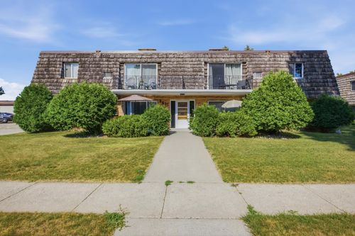 a-2501 W Country Club Dr S, Fargo, ND, 58103-5752 | Card Image