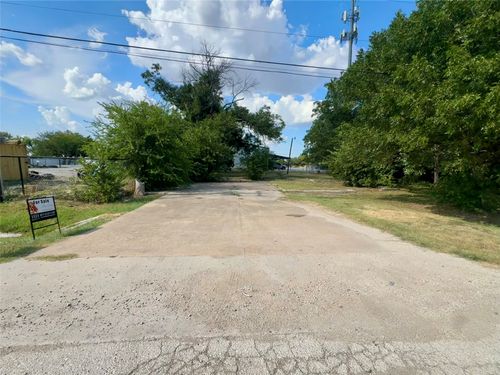 313 E 4th St, Justin, TX, 76247-4617 | Card Image
