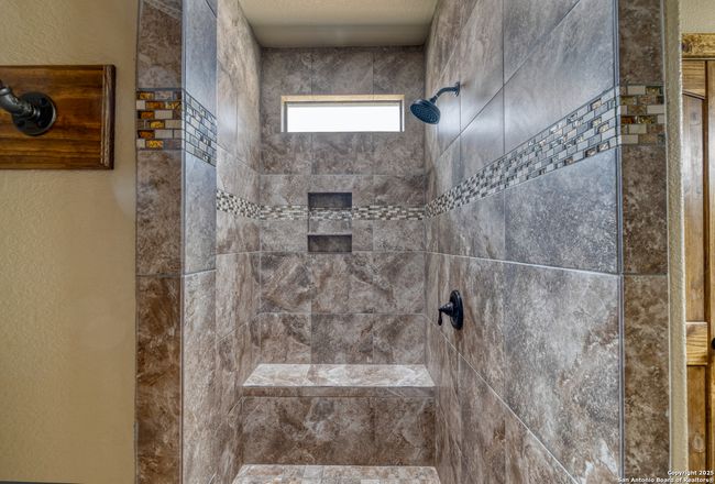 274 Mountain Laurel Ln, House other with 5 bedrooms, 6 bathrooms and null parking in Concan TX | Image 17