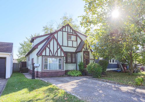 {{alt}} | Card Image