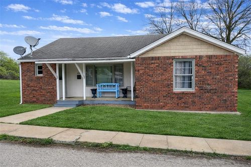 209 S Locust St, Carrollton, MO, 64633-1236 | Card Image