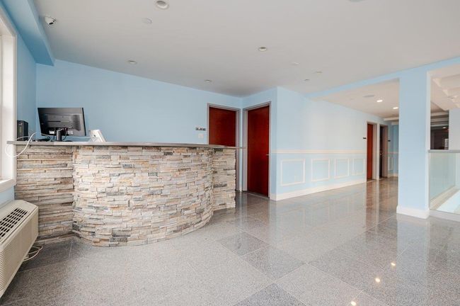 APT-204 - 661 W Broadway, Condo with 3 bedrooms, 2 bathrooms and null parking in Long Beach NY | Image 24