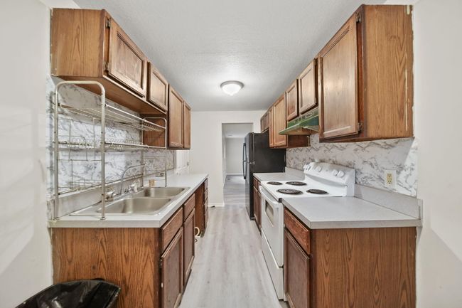 624 N Broad St, Home with 5 bedrooms, 3 bathrooms and 2 parking in Adrian MI | Image 17