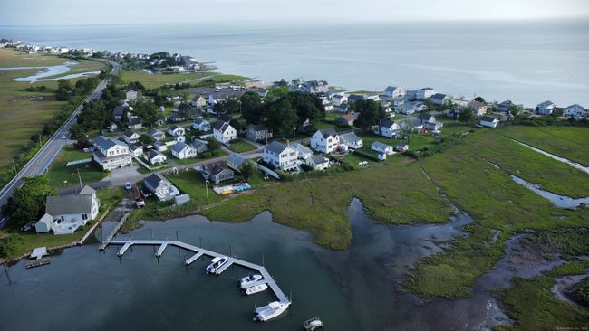 15 Buckingham Ave, House other with 3 bedrooms, 3 bathrooms and 4 parking in Old Saybrook CT | Image 33