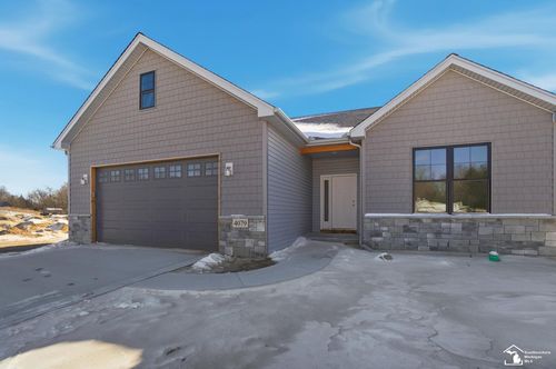 4079 Casey Dr, Lambertville, MI, 48144-9397 | Card Image