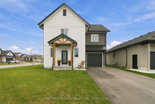 471 Woodridge Dr, Goderich, ON, N7A4M2 | Card Image